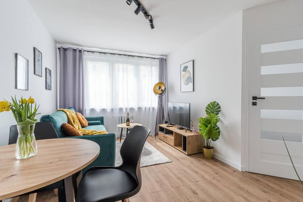 Uroczy Apartament 2 Pokoje - 10 Min Do Morza! Gdansk Exterior photo